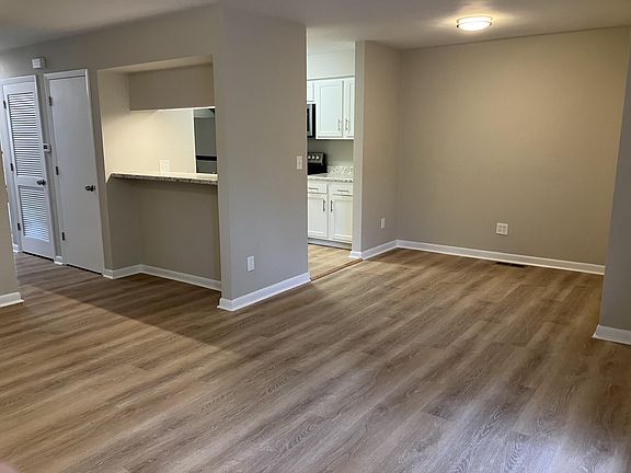 4th image of 7127 Pine Ct
