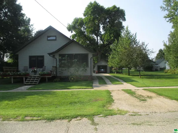 306 Fletcher Ave, Archer, IA 51231
