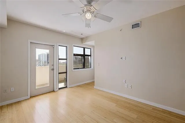 1812 West Ave #501 — Photo 17