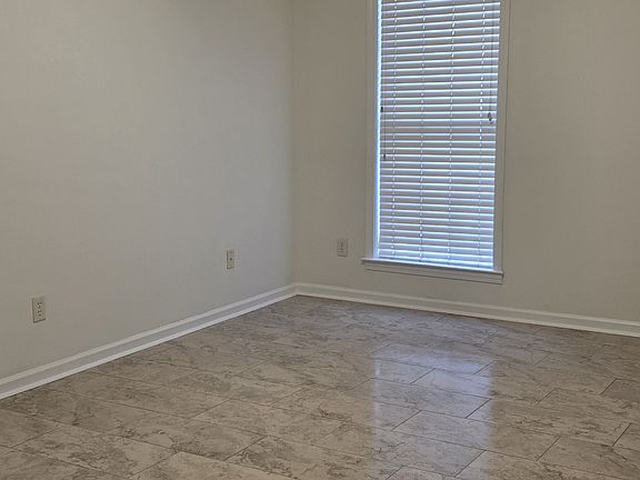 4th image of 2149 W Berry Garden Cir
