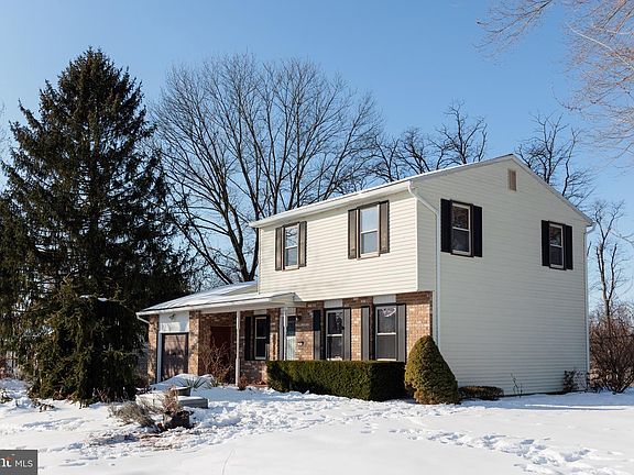 4th image of 1367 Concord Rd