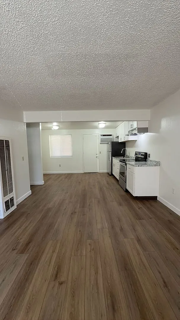 6910 N Santa Fe #6, Winton — Photo 3