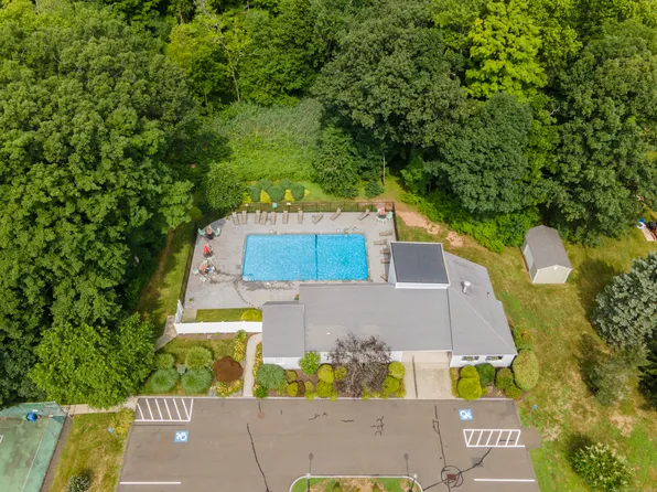 242 Brentwood Drive #242, Wallingford, CT 06492