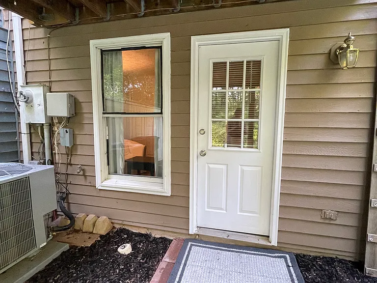 Poplar Grove Dr — Photo 7