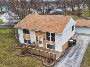 32 N Chestnut Ln, Glenwood, IL