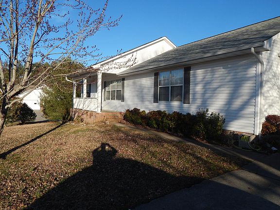 2nd image of 2925 Pembroke Pl