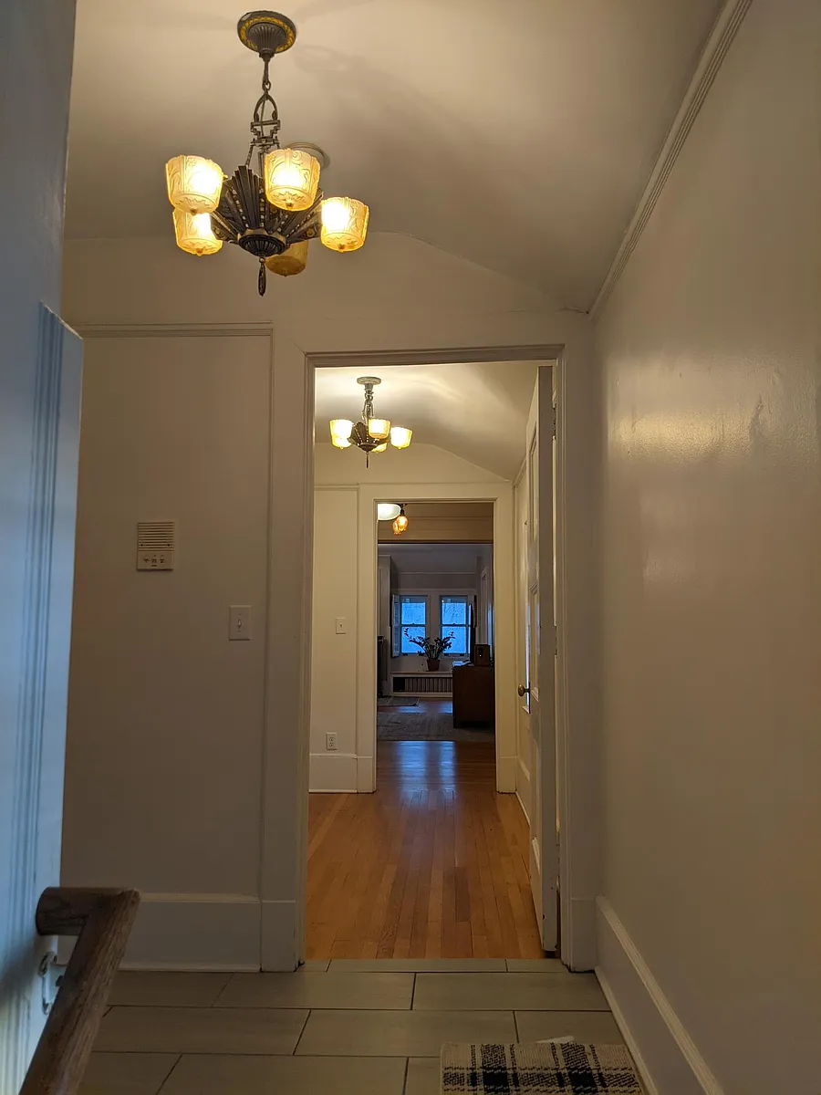 Building Photo - 533 Summit Ave #3