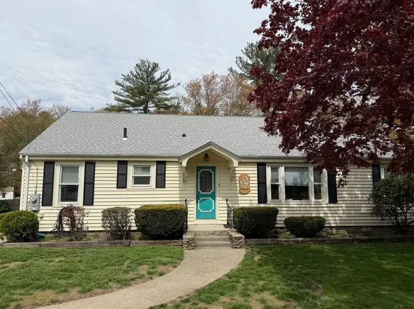 579 Church St, Northbridge, MA 01534