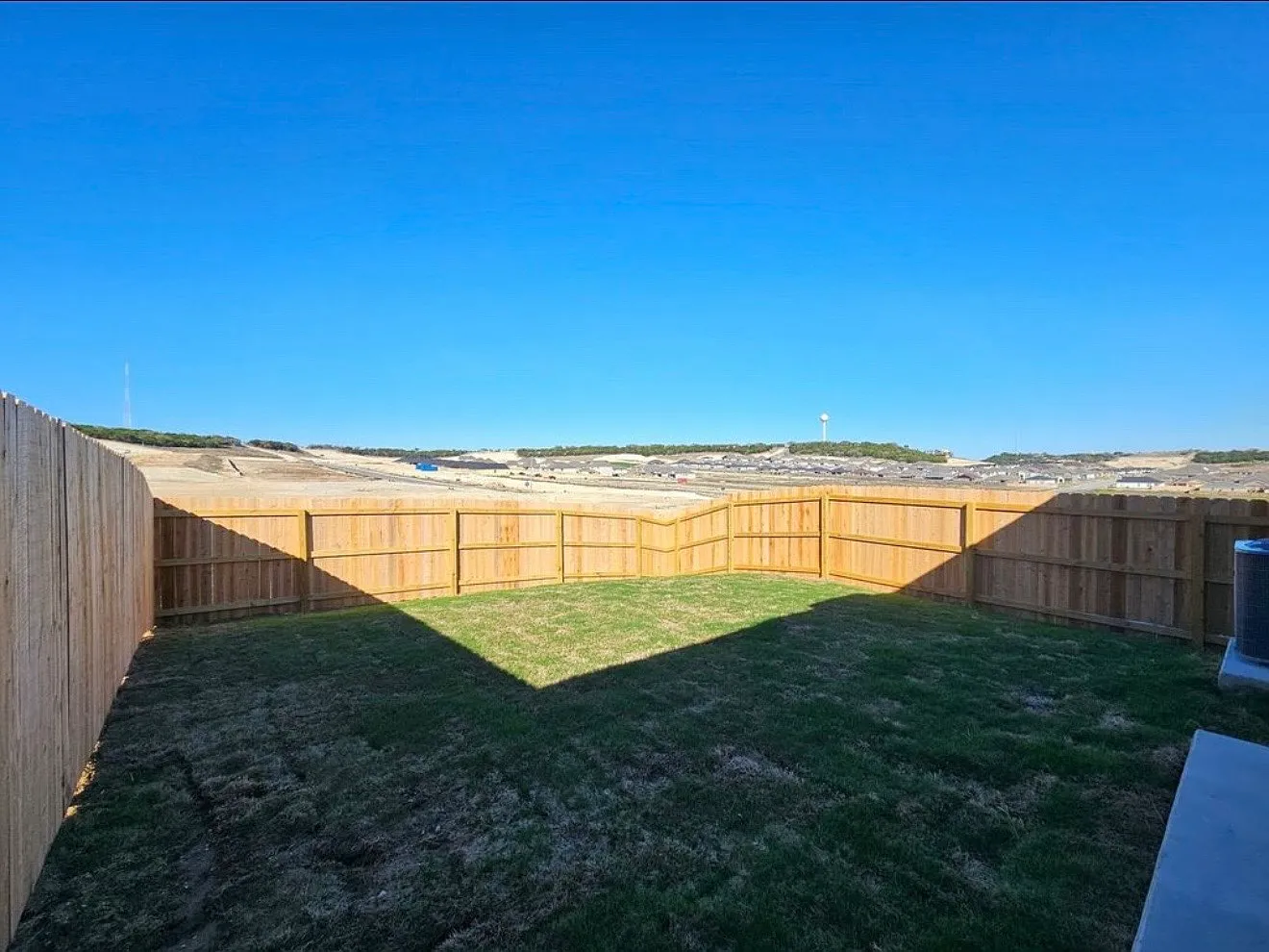 3 bed, 1200 sqft, $1,400 — Photo 2