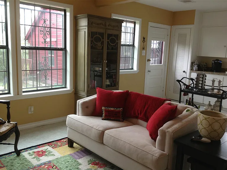704 Sue St — Photo 15