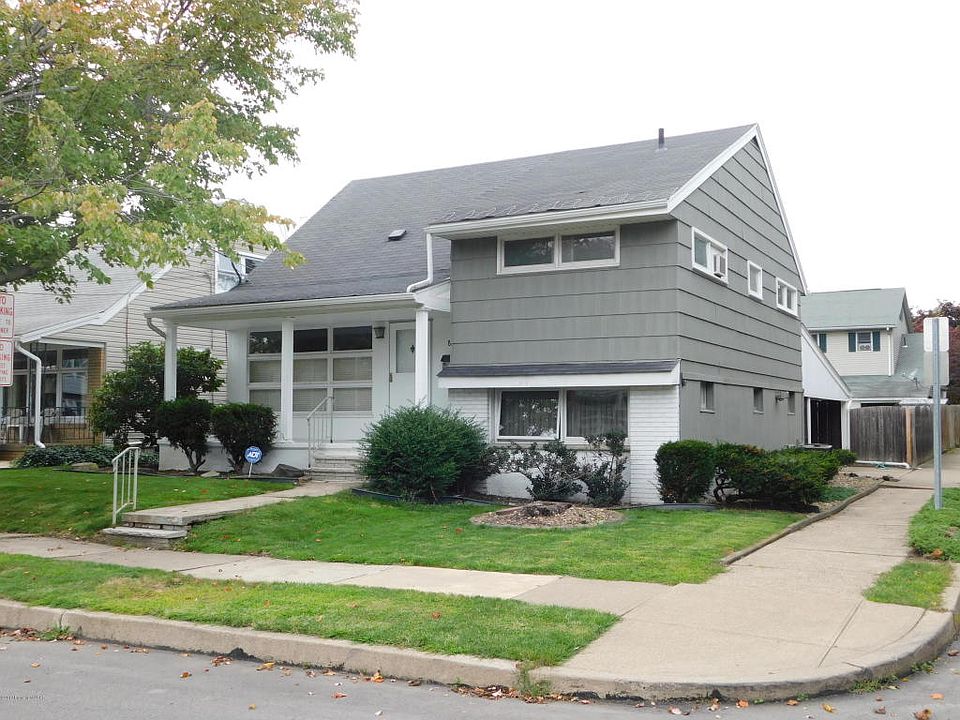 1st image of 810 Woodland Dr