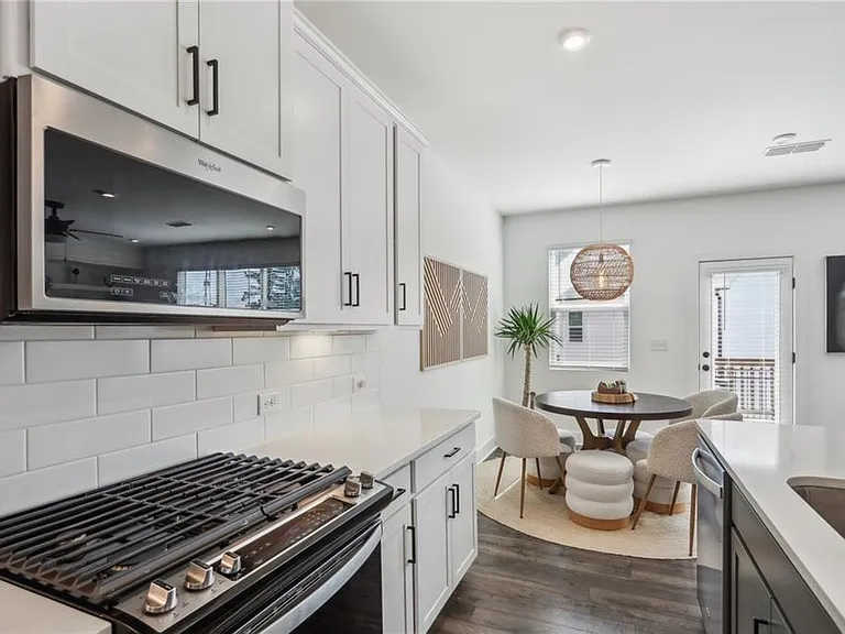 4414 Declan Dr — Photo 9