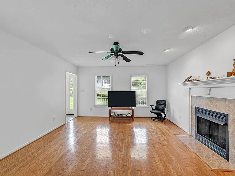305 Foster Creek Rd — Photo 27