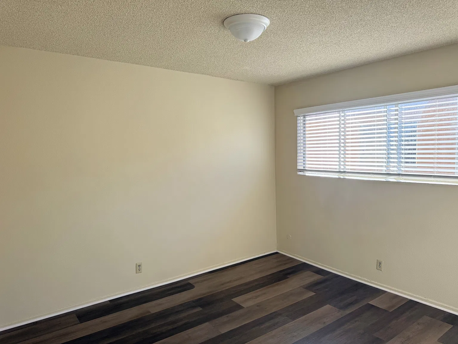724 E Hardy St — Photo 4