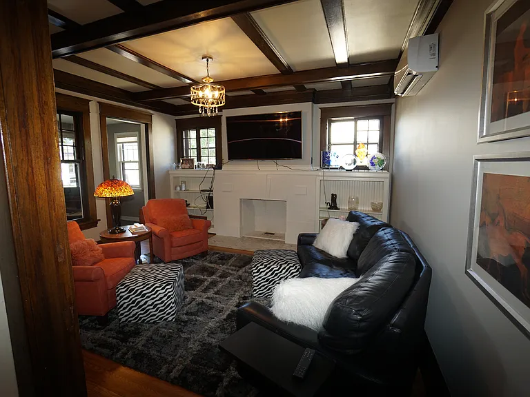 833 Grand Apartments — Photo 20