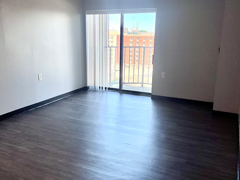 Amy Lowell Apartments — Photo 39