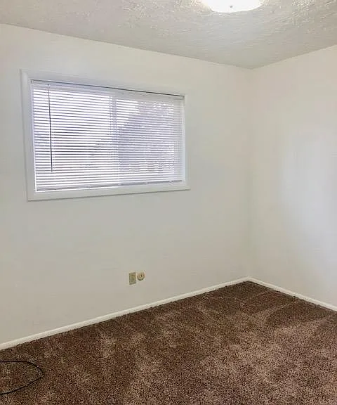 1720 Fife Ave — Photo 9
