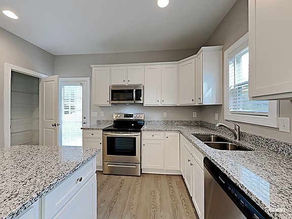 3rd image of 1380 Moose Rd