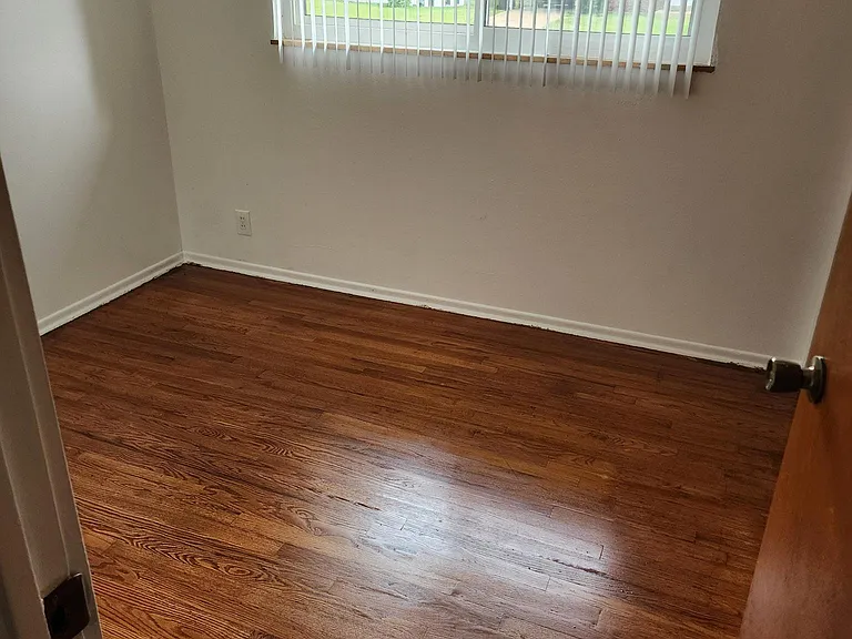 2155 Oriole Dr — Photo 6