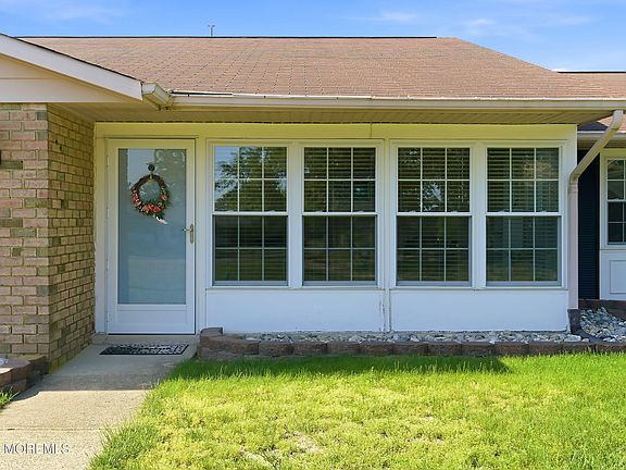 2nd image of 76B Buckingham Drive