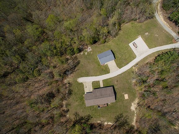 4th image of 391 Cliff View Rd