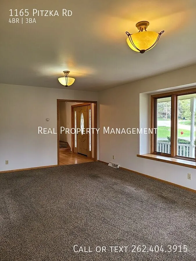Spacious Living, Comfort & Convenience Near Brookfield — Photo 3