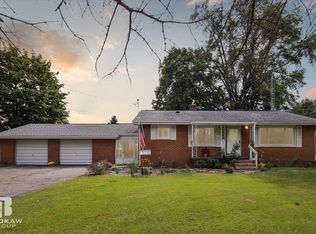 8336 E Coldwater Rd, Davison, MI 48423