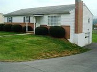 221 Cider Ln, Lewistown, PA 17044