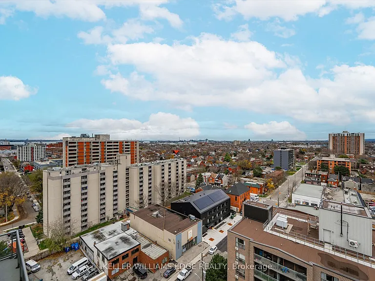 212 King William St E #418 — Photo 34
