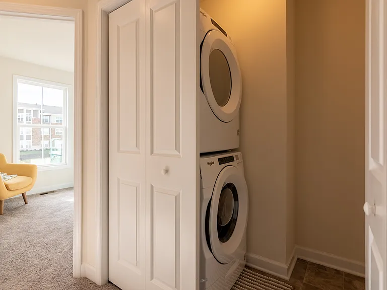 335 John Adams Dr — Photo 18