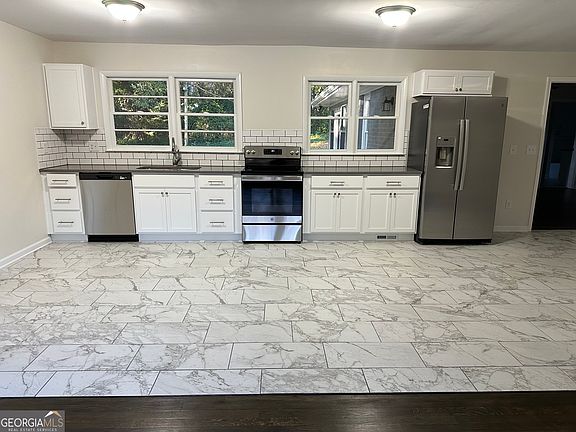 2nd image of 105 Mountain View Dr