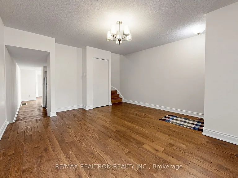 30 McGill St — Photo 5