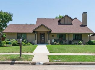 913 Firestone Ln, Richardson, TX 75080