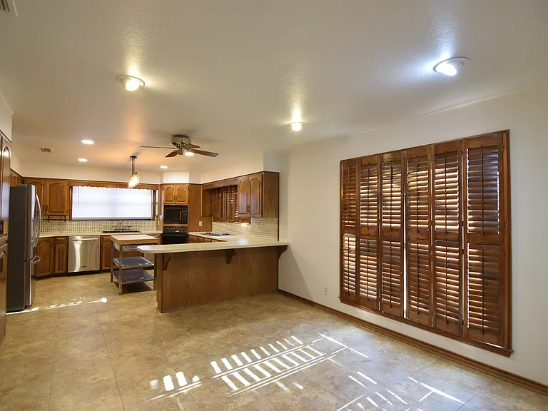 605 Pecos Trl — Photo 6