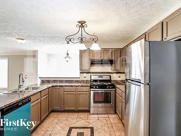 5th image of 2964 Shady Woods Cir