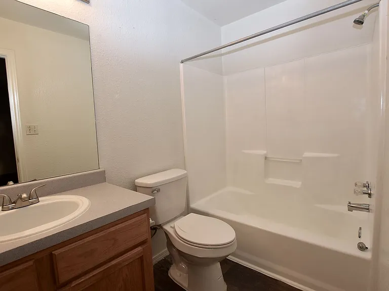 921-923 Sagewood Trl — Photo 6