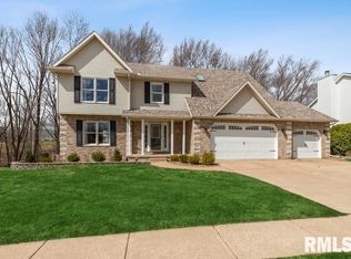 5940 Oakbrook Rd, Davenport, IA 52806