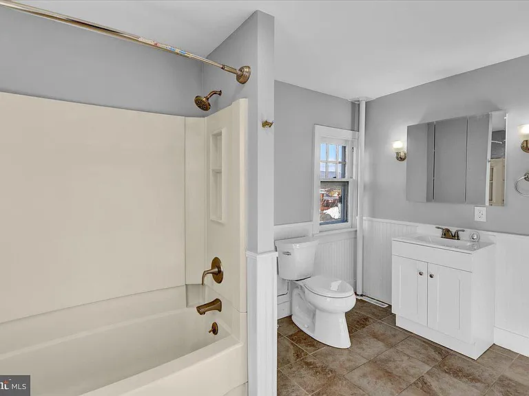 516 S 5th St — Photo 17