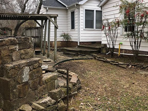 4th image of 455 E Prospect St