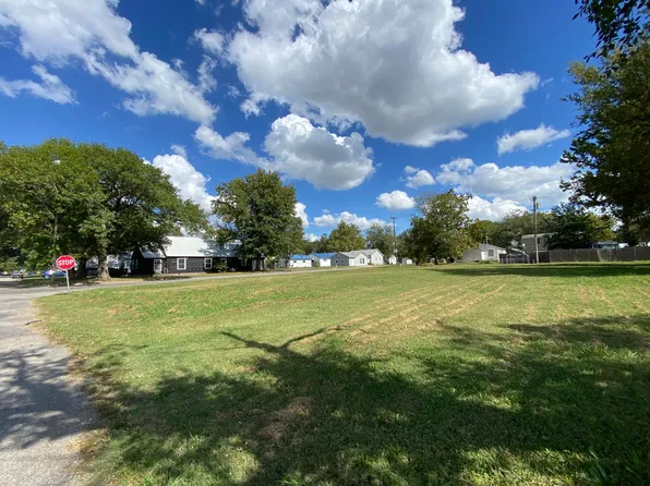 837 J St NW, Miami, OK 74354