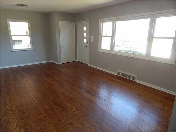 3rd image of 6504 Lawnside Dr