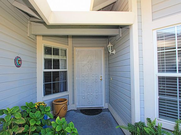 3rd image of 3922 Garmisch Ct