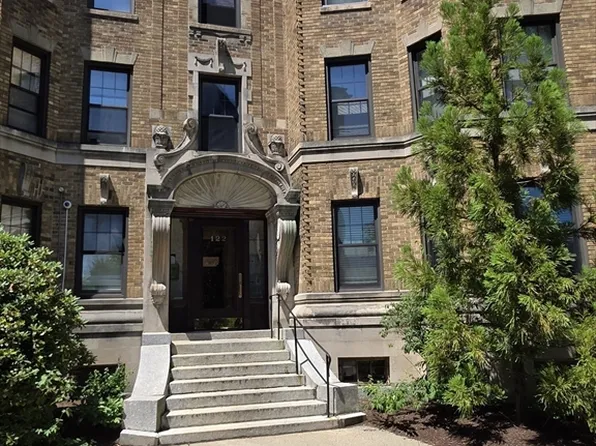 122 Riverway APT 10, Boston, MA 02215