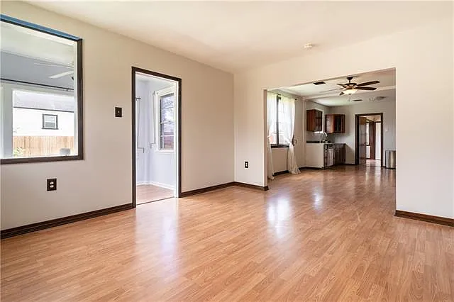 8502 Edinburgh St — Photo 3