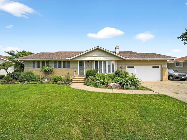 100 E Decker Dr, Seven Hills, OH 44131