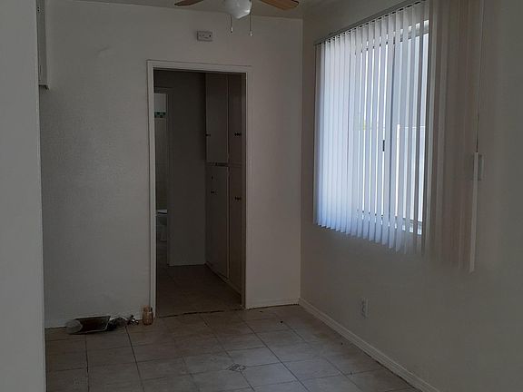 3rd image of 948 W Huntington Dr