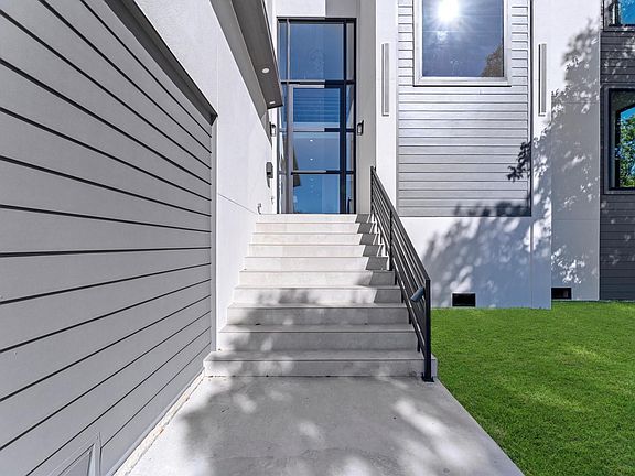 3rd image of 5014 N Braeswood Blvd