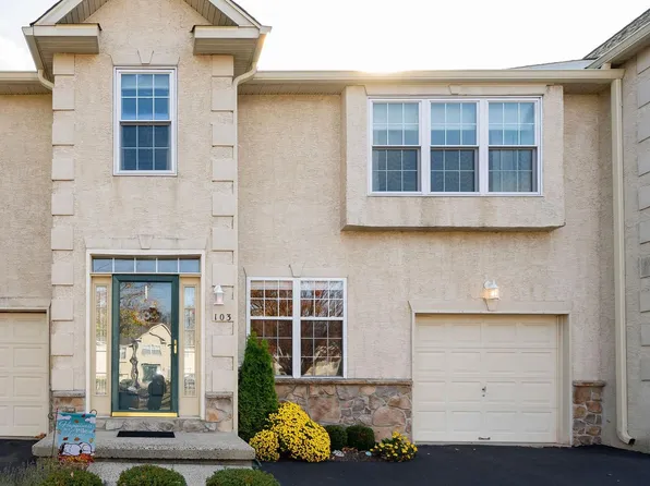 103 Castle Dr, North Wales, PA 19454