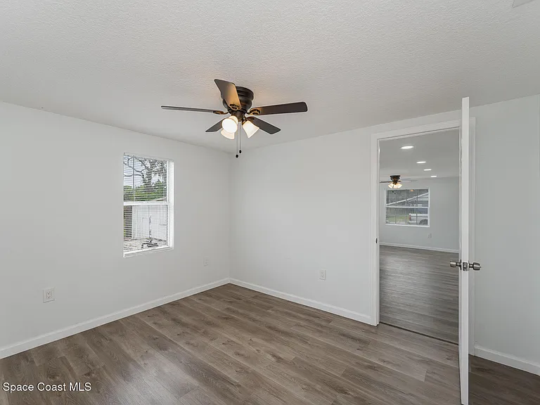 1419 Melrose St — Photo 14