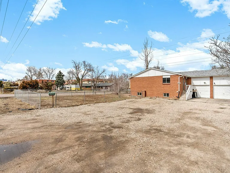 1 Storage garage